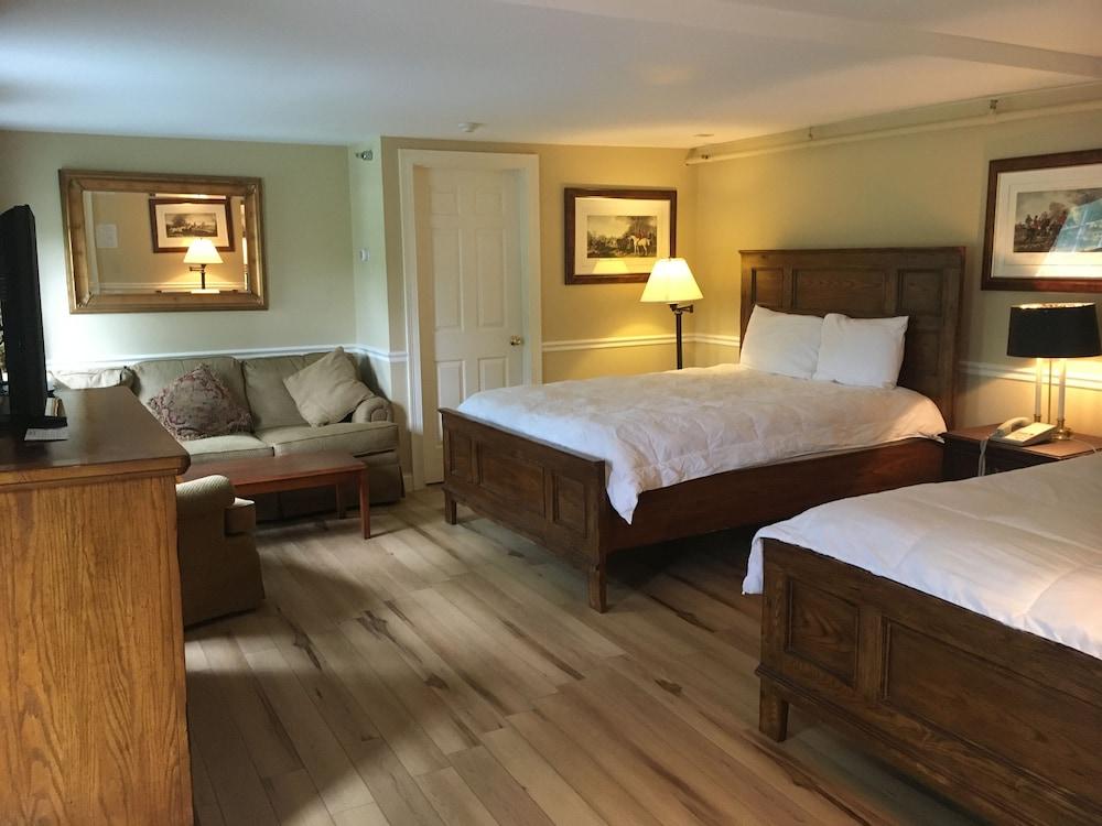 Inn The Village 3*
